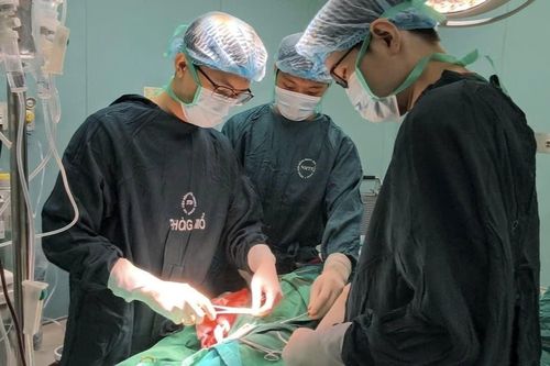 Hôn mê, lâm bạo bệnh sau khi nhổ răng khôn
