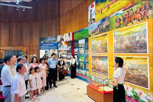 Điện Biên mang 'Sắc màu văn hóa, điểm đến vùng Tây Bắc' đến Quảng Ninh