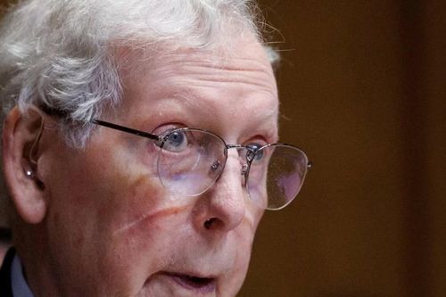 Mỹ xôn xao vì sự vắng mặt bí ẩn của Thượng nghị sĩ Mitch McConnell