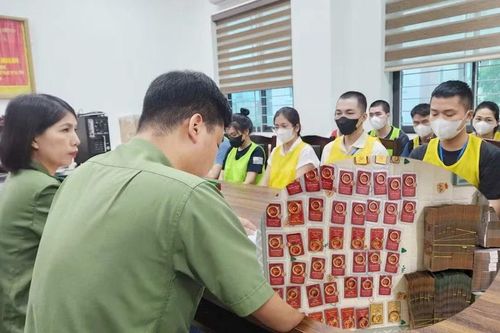 Triệt phá đường dây mua bán 5.000 tài khoản ngân hàng