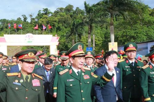 Giao lưu quốc phòng Việt Nam-Lào: Thắt chặt tình đoàn kết, vun đắp biên giới hòa bình