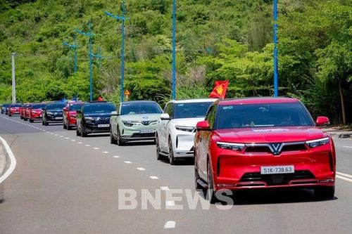 Doanh số bán xe ô tô VinFast tăng 72%