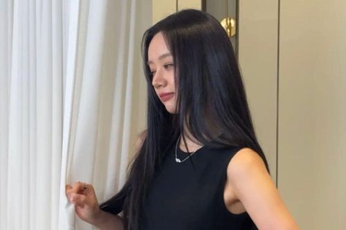 Hyeri (Girl's Day) khoe vòng eo thon gọn sau tranh cãi lộ mỡ bụng