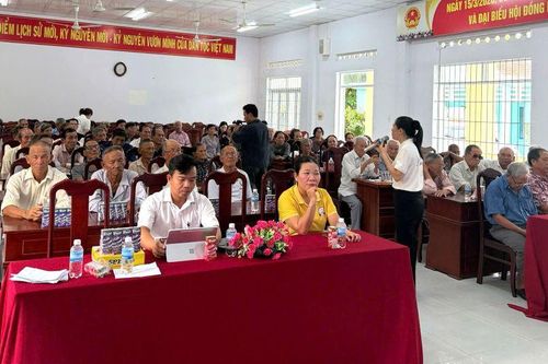 Truyền thông về trợ giúp pháp lý cho người cao tuổi tại xã Đại Lãnh