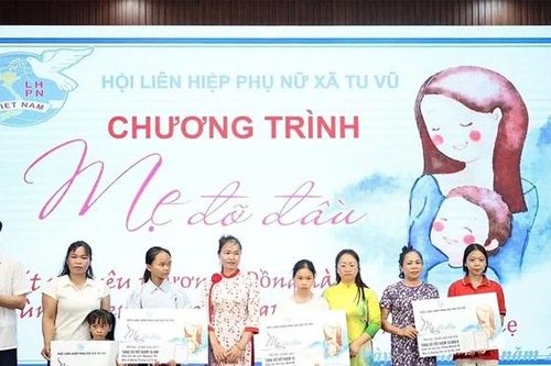 Mẹ đỡ đầu ở Tu Vũ