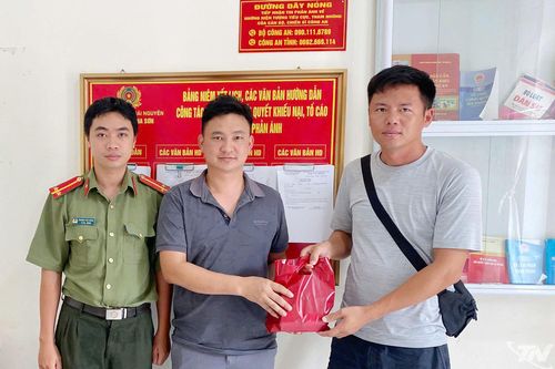 Trả lại hơn 200 triệu đồng cho người chuyển khoản nhầm