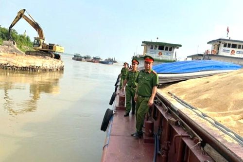 Kiểm tra điều kiện an toàn vận tải trên sông và công tác vận hành hồ thủy điện Tuyên Quang