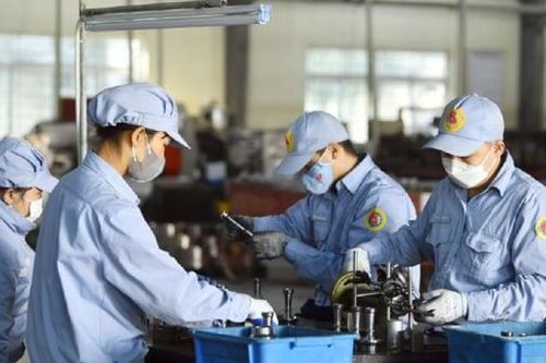 Cá nhân nộp Mẫu 08/CK-TNCN khi nhận khoán việc, doanh nghiệp có phải khấu trừ thuế TNCN 10% không?