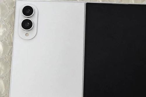 Galaxy Z Fold 8 Wide có thể từ bỏ thiết kế quen thuộc - Samsung thay đổi cuộc chơi điện thoại gập?