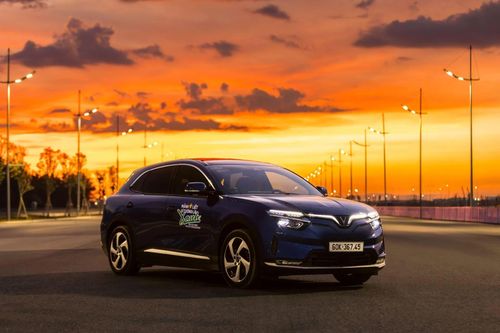 Giá chưa tới 900 triệu đồng, VinFast VF 8 khiến nhiều người tự tin 'lên đời' D-SUV