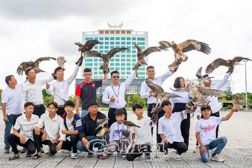 Chơi chim săn mồi đúng pháp luật
