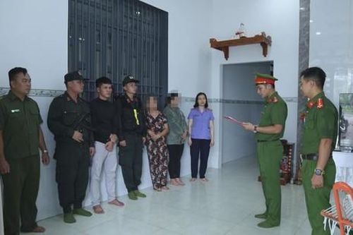 Khởi tố nhóm nhân viên tham ô tài sản của doanh nghiệp