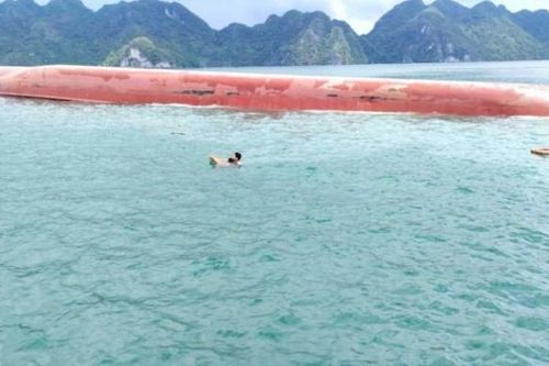 Quảng Ninh: Lật tàu chở hàng trên vùng biển đặc khu Vân Đồn