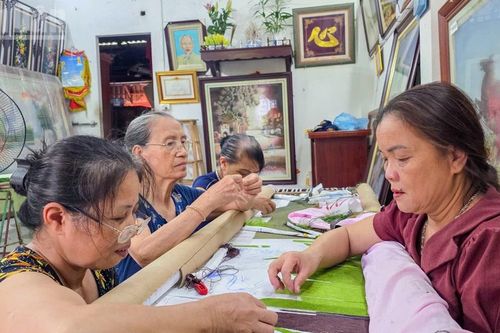 Làng nghề truyền thống và 'bài toán' nhân lực trẻ còn bỏ ngỏ
