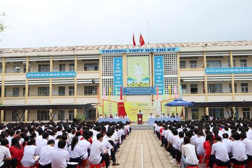 Xác minh thông tin thí sinh sử dụng điện thoại trong Kỳ thi tốt nghiệp ở Cà Mau