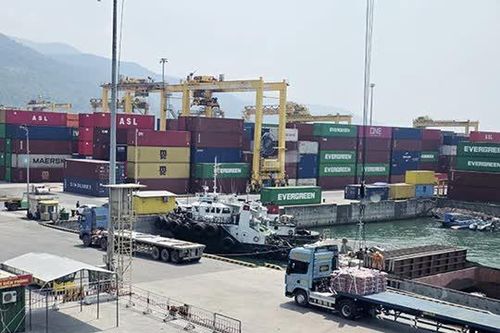6 tháng, hơn 8 triệu tấn hàng thông qua Cảng Đà Nẵng