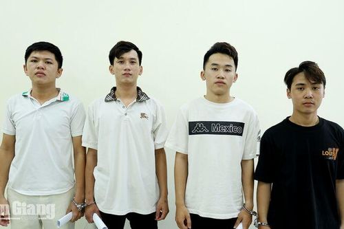 An Giang bắt tạm giam 4 thanh niên gây rối, đâm người tại quán nhậu