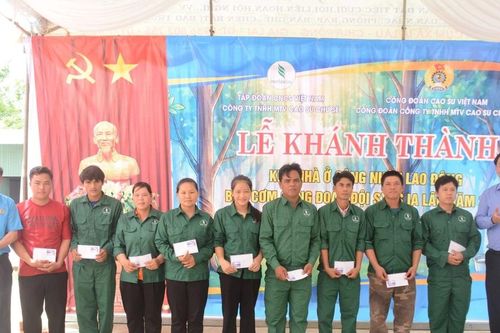 Cao su Chư Sê khánh thành khu nhà ở tập thể dành cho 18 gia đình công nhân