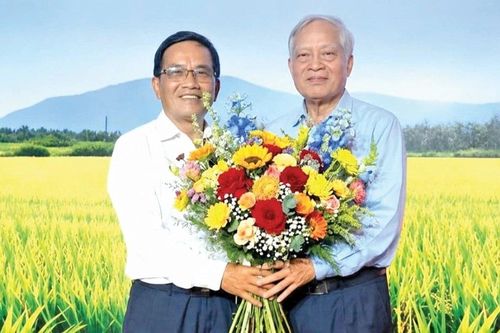 Từ hạt gạo viết nên hồn xứ sở