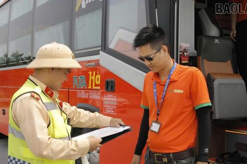 Hơn 1.200 trường hợp vi phạm trên cao tốc Nội Bài - Lào Cai bị xử lý