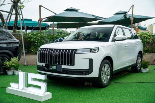Jaecoo J5 lắp ráp tại Việt Nam có giá từ 569 triệu đồng