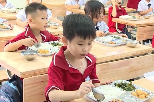 Hà Nội dự kiến nâng mức hỗ trợ ăn bán trú cho học sinh tiểu học