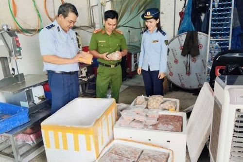 Đồng Nai tạm giữ 225 kg thực phẩm đông lạnh không rõ nguồn gốc