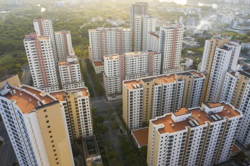 Lãi suất, giá nhà neo cao, người mua 'ngại' xuống tiền