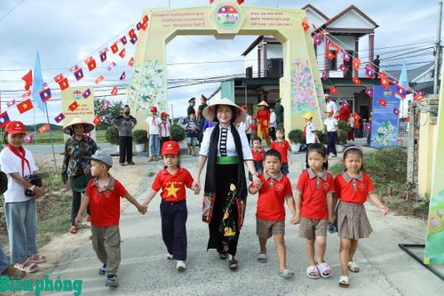 Mái trường nghĩa tình nơi vùng biên Kim Bảng