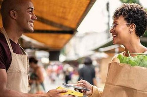 Chi tiêu thẻ tín dụng tại Mỹ giảm mạnh nhất trong hai năm qua