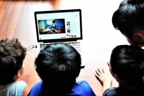 Nếp nhà - 'tấm khiên' bảo vệ trẻ trên không gian mạng