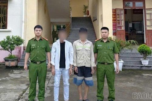 Công an xã Gia Hội băng rừng giữa mưa lớn, phát hiện 2 trường hợp sử dụng trái phép chất ma túy