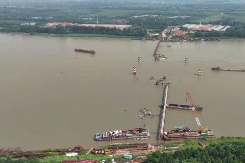 Cầu Vân Phúc thi công liên tục 3 ca, 4 kíp