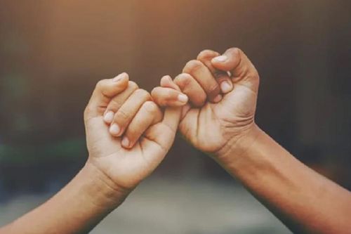 Đừng đánh đổi sự chân chính lấy thành tích