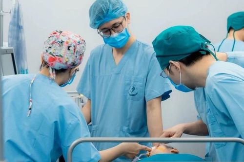 Bệnh viện Nhi Hà Nội cấy điện cực ốc tai thành công, mở cơ hội nghe cho trẻ điếc bẩm sinh