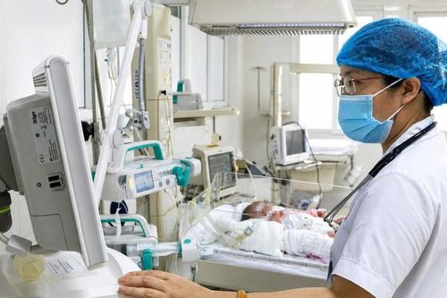 22 ngày giành giật sự sống cho trẻ sơ sinh suy hô hấp nguy kịch