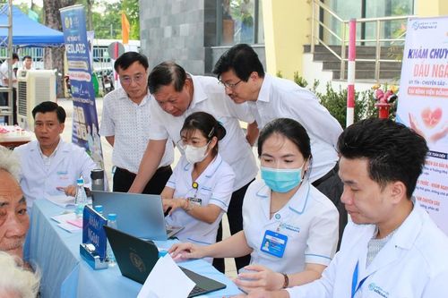 Khởi động 180 ngày khám sức khỏe toàn dân, thúc đẩy chuyển từ chữa bệnh sang phòng bệnh