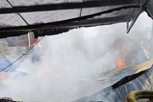 Hà Nội: Cháy lớn tại một nhà xưởng ở xã Tây Phương