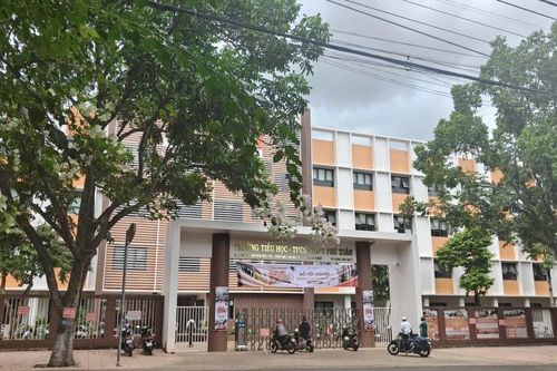 Vì sao nhiều học sinh Đắk Lắk rút hồ sơ tuyển sinh lớp 10 khỏi trường tư thục?