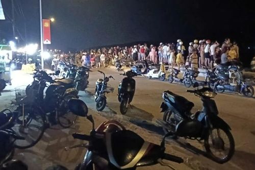 Bị sóng cuốn khi tắm biển ở Quảng Ngãi, 2 người chết, 1 mất tích
