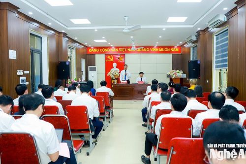 Đại biểu HĐND tỉnh Nghệ An: Giá xăng đã giảm nhưng nhiều hàng hóa vẫn neo cao