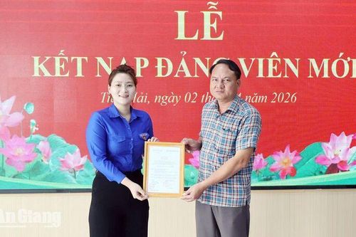 Tạo niềm tin để người trẻ phấn đấu vào Đảng