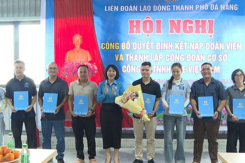 Kết nạp 38 đoàn viên Công đoàn cơ sở Công ty TNHH OBE Việt Nam