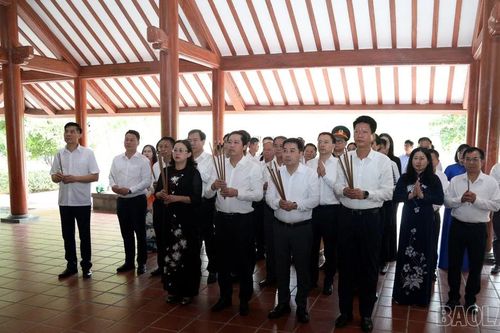 Tháng Bảy tri ân