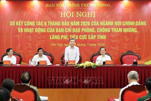 Tiếp tục nâng cao hiệu quả công tác nội chính và phòng, chống tham nhũng, lãng phí, tiêu cực