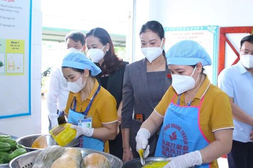 Hà Nội: Phát hiện vi phạm trong tổ chức bữa ăn bán trú trường học tại 6 xã