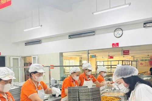 Nâng mức hỗ trợ bữa ăn bán trú: Tăng kinh phí phải đi đôi với nâng chất lượng