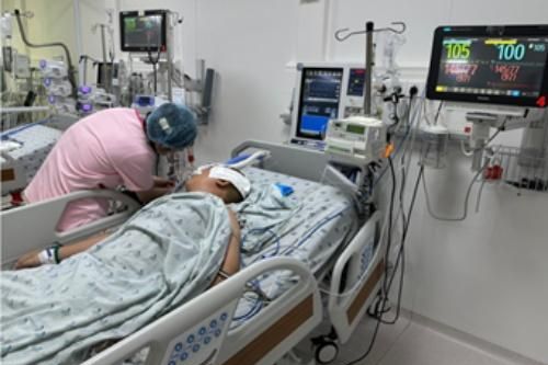 Bạn học dùng kéo đâm xuyên sọ khiến bé trai ở Tây Ninh nguy kịch