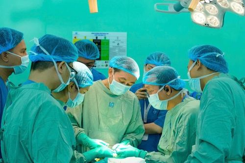 Phẫu thuật tạo hình giúp bé trai vượt qua mặc cảm vì dị tật tai bẩm sinh