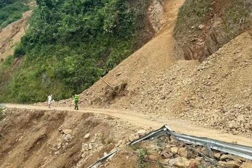 Khẩn trương khắc phục sạt lở tuyến đường 433 tại xã vùng cao tỉnh Phú Thọ